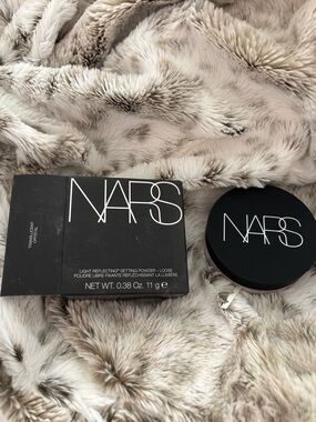 NARS Light Reflecting Loose Setting Powder - Black Packaging, Translucent